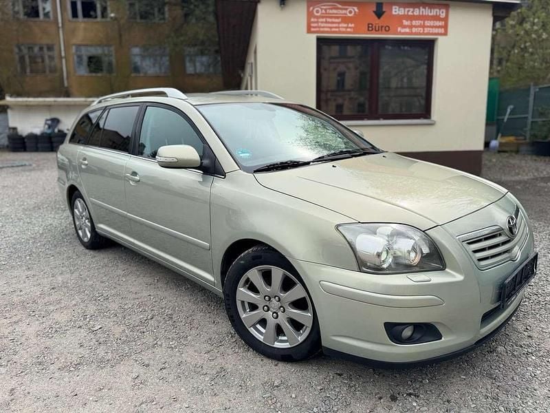 Grau Gebraucht 2009 Toyota Avensis Sol Kombi | 3.490 € (Superpreis) - Bild 1/4