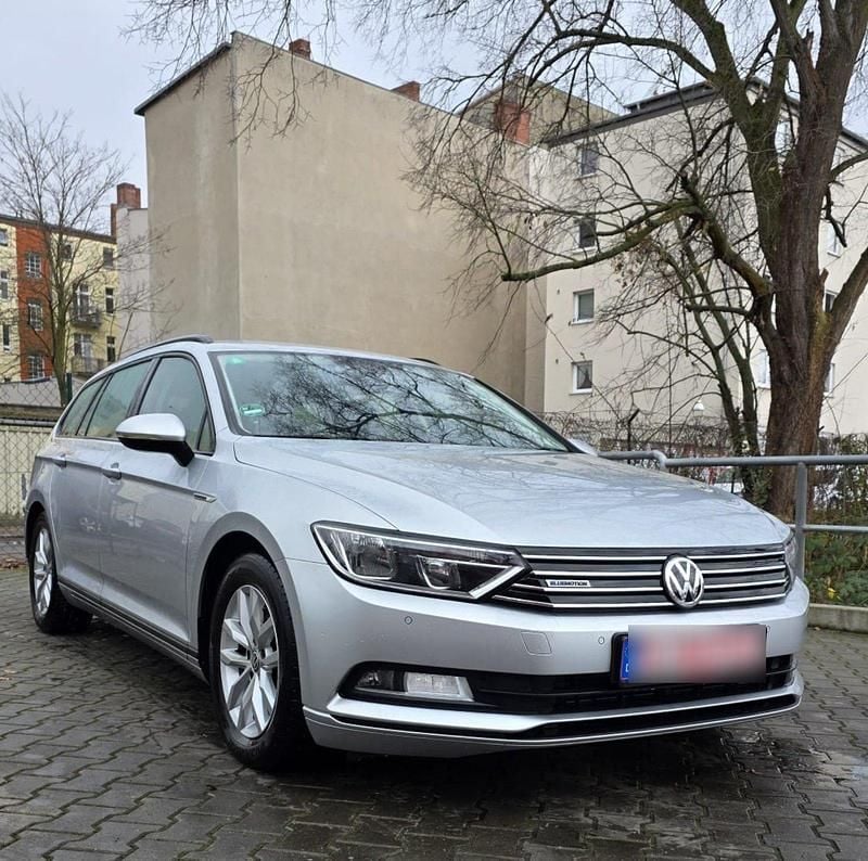 Gebraucht VW Passat 120 PS (88 kW) 2017 Silber Kombi