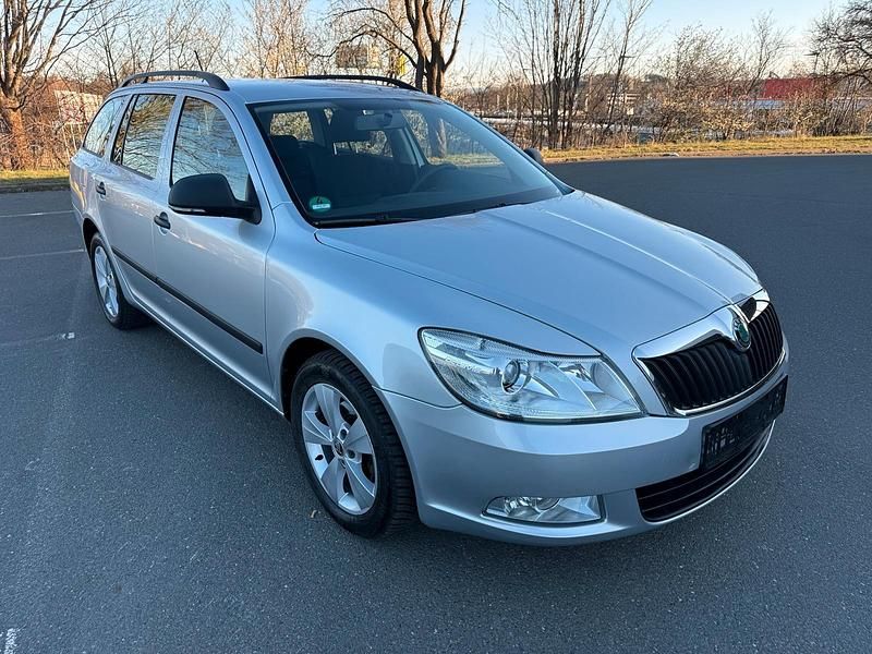 Gebraucht Skoda Octavia 105 PS (77 kW) 2012 Silber Kombi