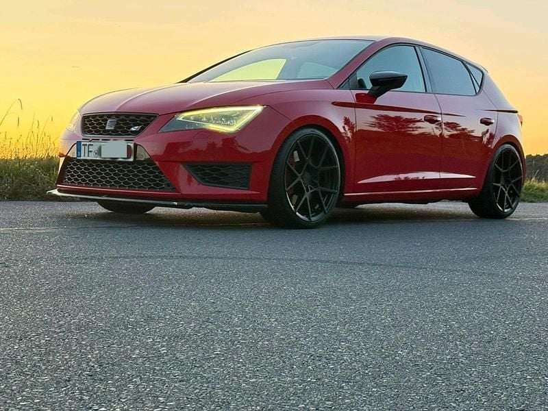 Rot Gebraucht 2016 Cupra Leon Limousine | 18.750 € (Guter Preis) - Bild 1/4