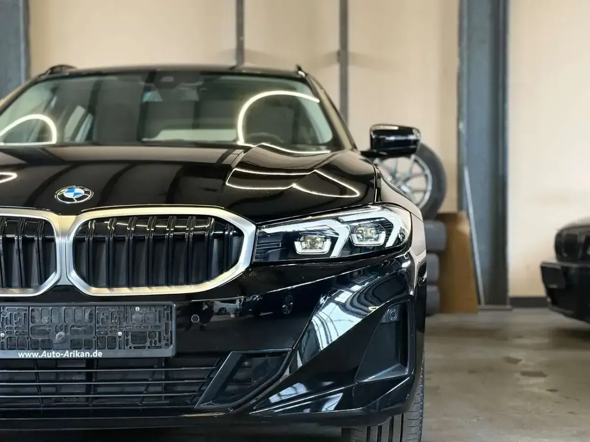 Gebraucht BMW 320 184 PS (135 kW) 2023 Schwarz Kombi