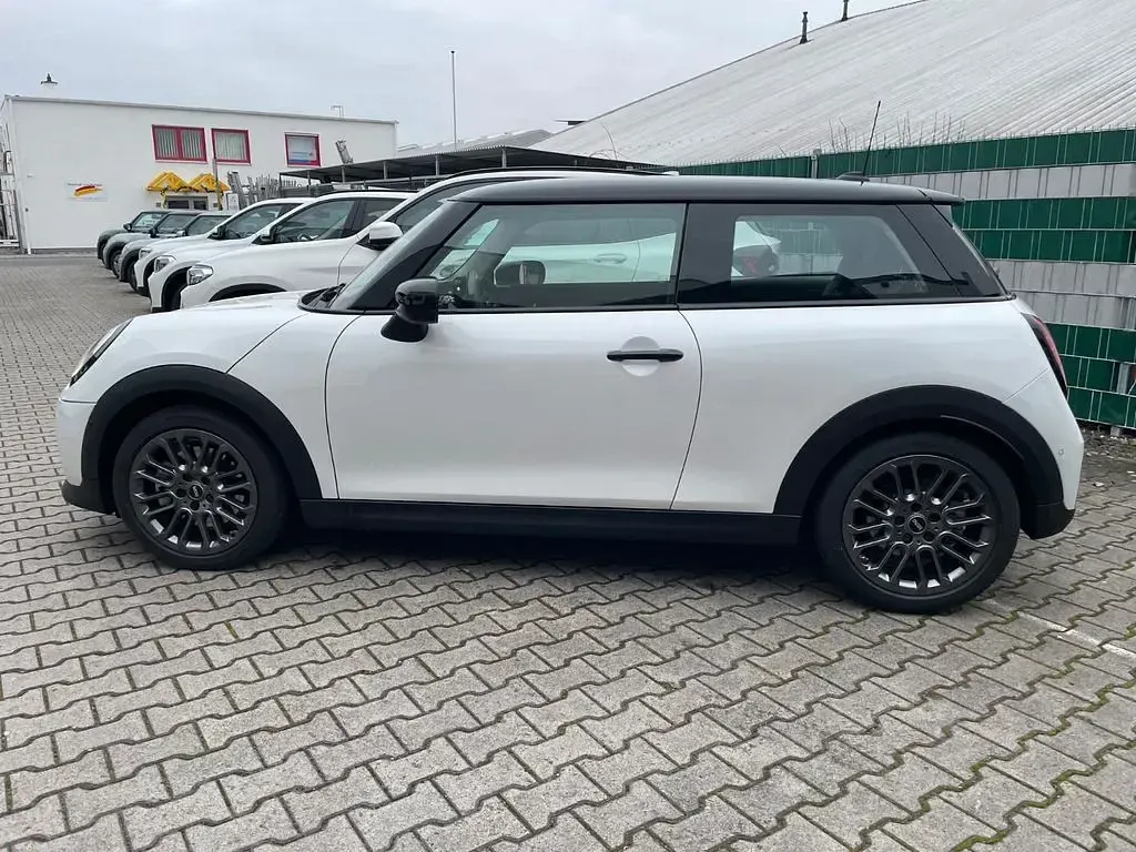 Usata Mini Cooper 156 CV (114 kW) 2024 Bianco Utilitaria