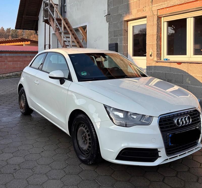 Second-hand Audi A1 86 CP (63 kW) 2011 Alb Hatchback
