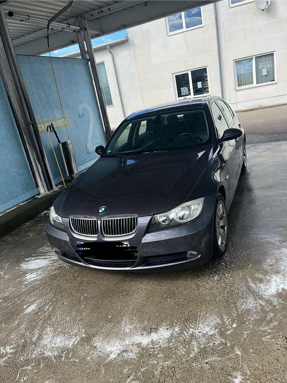 Grau Gebraucht 2008 BMW 325 Limousine | 7.999 € (Etwas zu teuer) - Bild 1/4