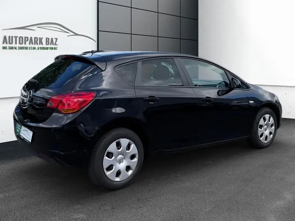 Gebraucht Opel Astra Design Edition 116 PS (85 kW) 2011 Schwarz Limousine