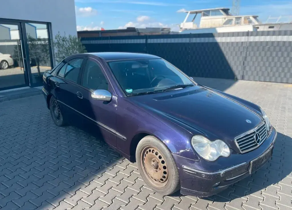 Gebraucht Mercedes C220 Avantgarde 143 PS (105 kW) 2002 Blau Limousine