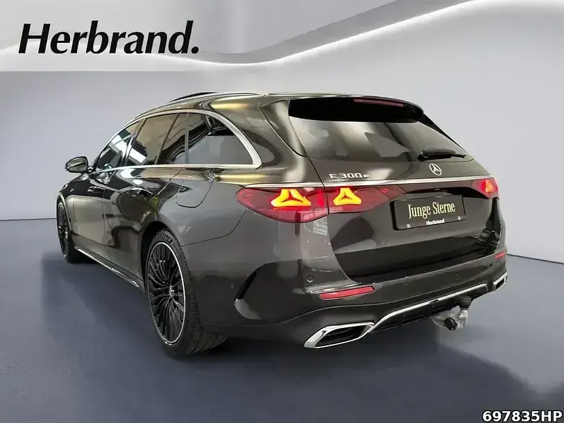 Usata Mercedes E300 AMG 313 CV (230 kW) 2025 Grigio Station wagon
