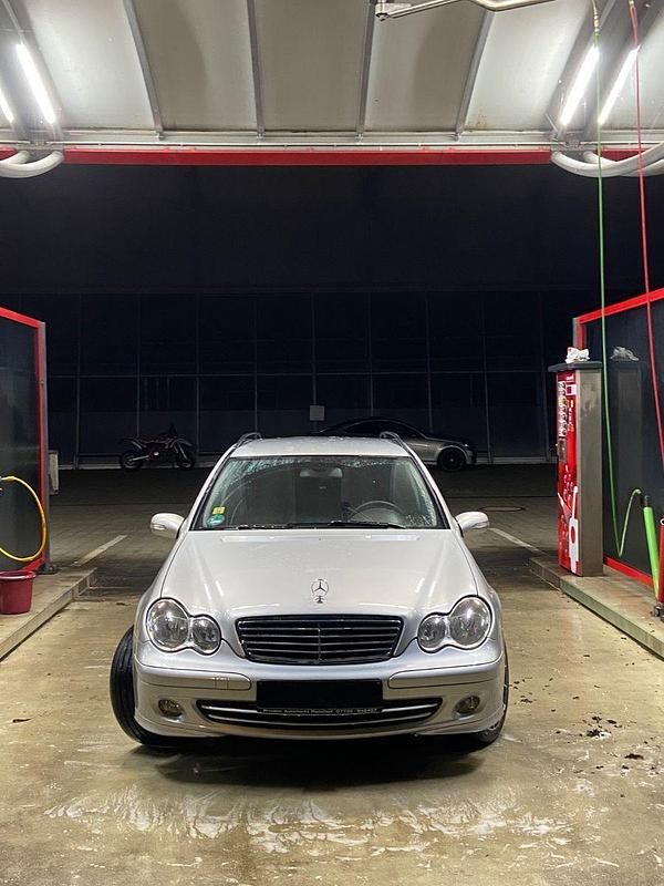 Gebraucht Mercedes C180 Classic 143 PS (105 kW) 2004 Silber Kombi