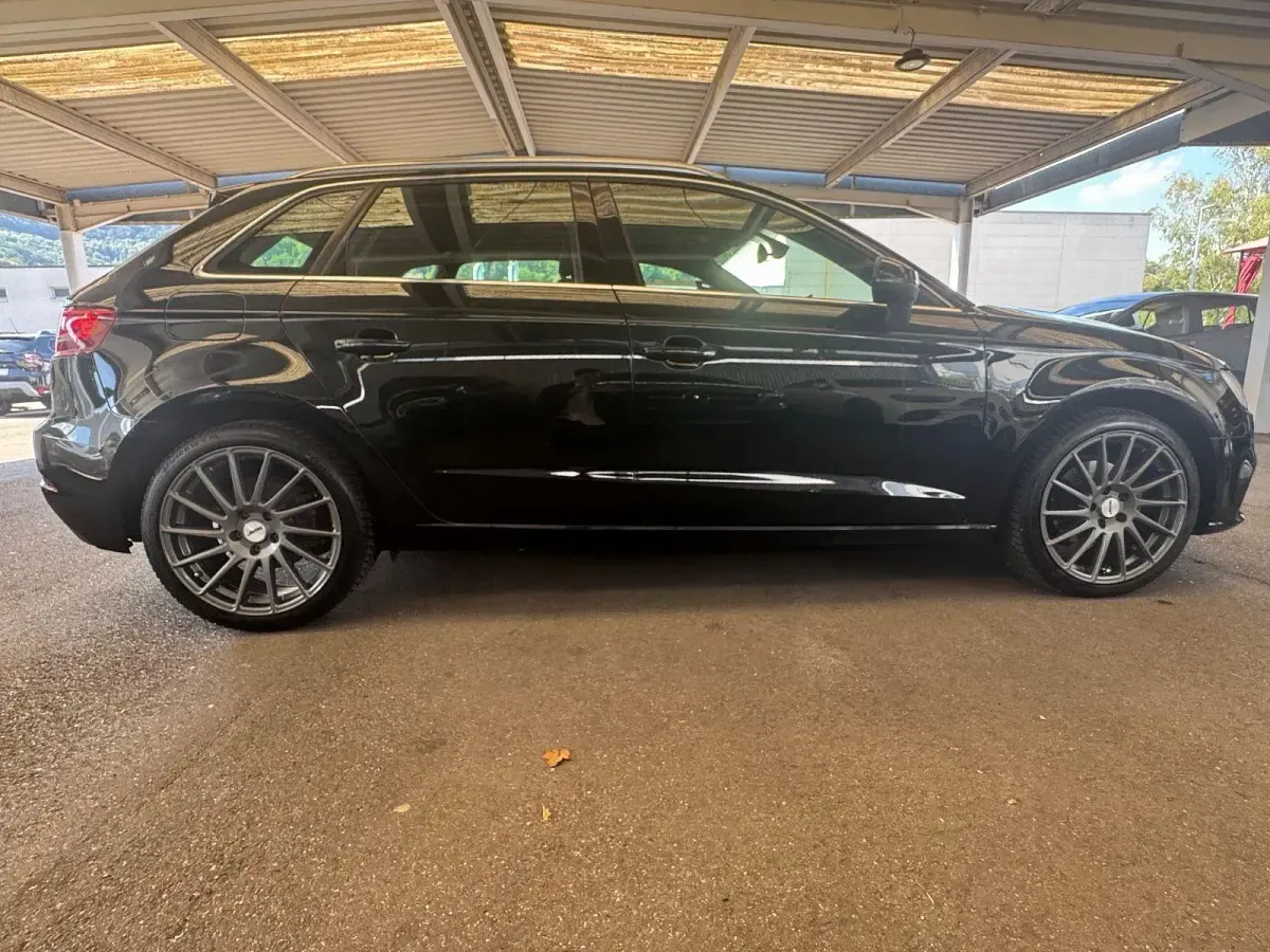 Gebraucht Audi A3 Sportback Basis 150 PS (110 kW) 2017 Schwarz Kleinwagen