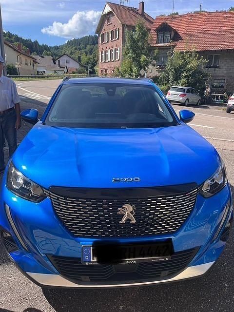 Blau Gebraucht 2020 Peugeot 2008 Allure SUV | 17.300 € (Fairer Preis) - Bild 1/4