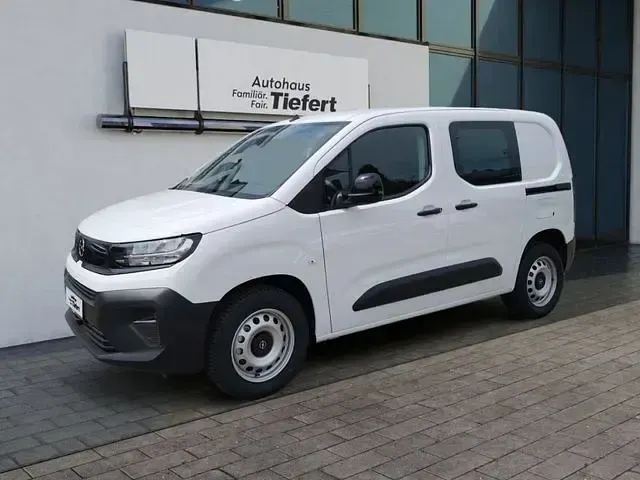 Gebraucht Opel Combo 131 PS (96 kW) 2026 Van / Kleinbus
