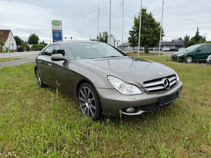Grau Gebraucht 2009 Mercedes CLS350 Limousine | 5.990 € (Guter Preis) - Bild 1/4