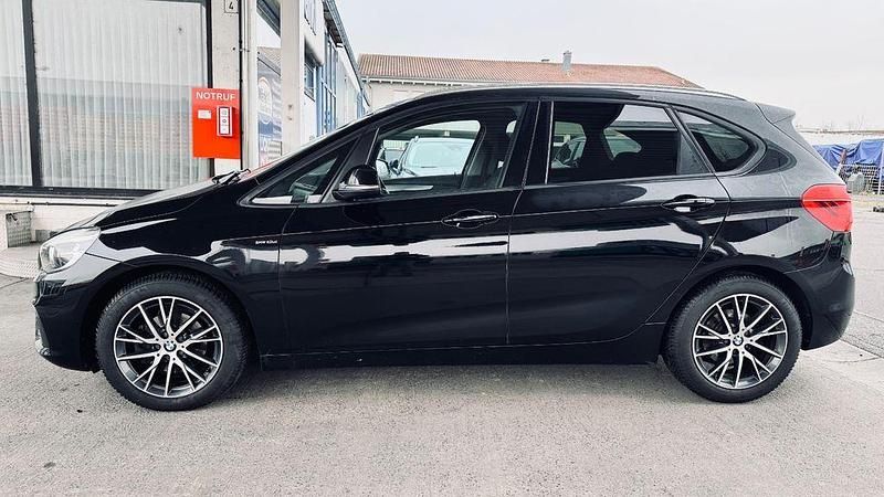 Gebraucht BMW 218 Basis 150 PS (110 kW) 2014 Schwarz Van / Kleinbus