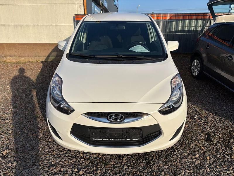 Gebraucht Hyundai ix20 Classic 90 PS (66 kW) 2012 Weiß Kleinwagen