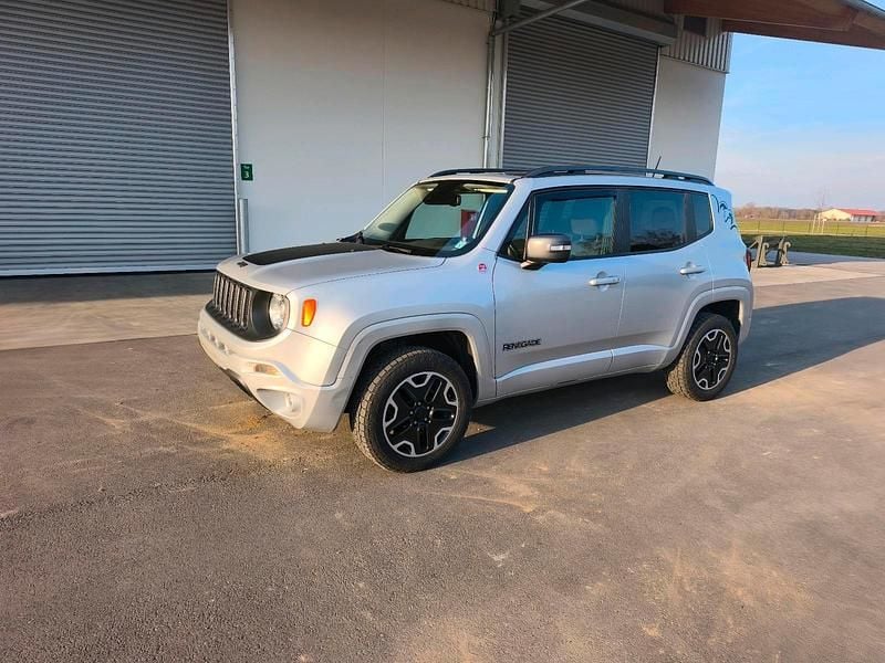 Gebraucht Jeep Renegade Trailhawk 170 PS (125 kW) 2015 Silber SUV