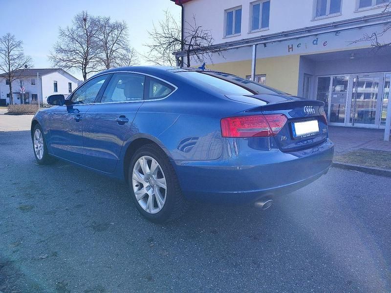 Gebraucht Audi A5 Sportback Ambiente 239 PS (175 kW) 2011 Blau Kleinwagen