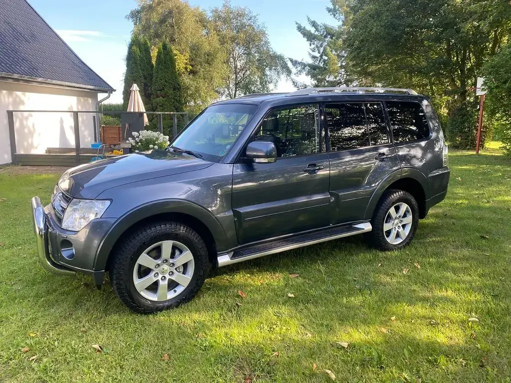 Gebraucht Mitsubishi Pajero Intense 170 PS (125 kW) 2008 Blau SUV