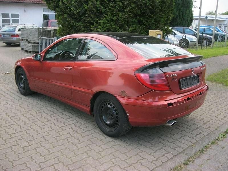 Gebraucht Mercedes C200 163 PS (119 kW) 2001 Orange Coupé