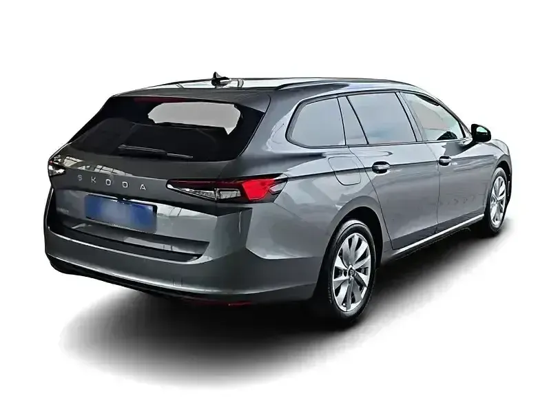 Gebraucht Skoda Superb 150 PS (110 kW) 2025 Grau Kombi