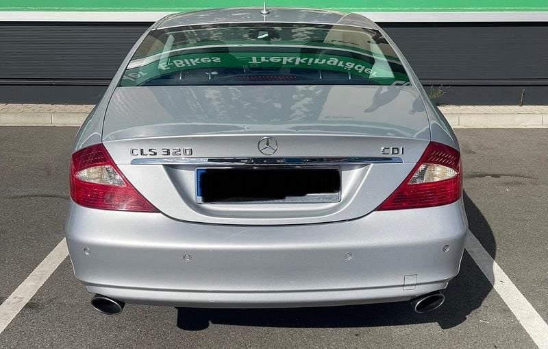 Gebraucht Mercedes CLS320 224 PS (164 kW) 2007 Silber Limousine