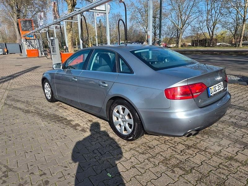 Gebraucht Audi A4 Attraction 211 PS (155 kW) 2009 Grau Limousine