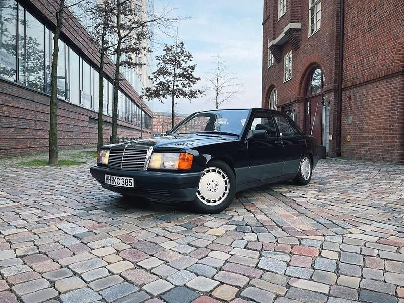 Gebraucht Mercedes 190 109 PS (80 kW) 1991 Schwarz Limousine