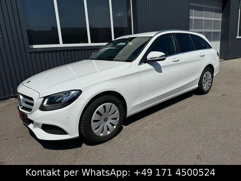Weiß Gebraucht 2017 Mercedes C180 Limousine | 8.990 € (Guter Preis) - Bild 1/4