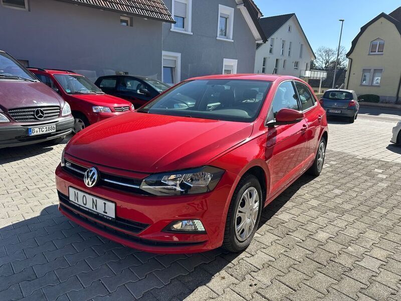 Rot Gebraucht 2018 VW Polo Comfortline Limousine | 11.800 € (Fairer Preis) - Bild 1/4