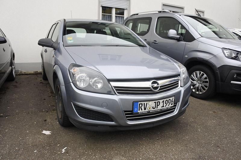 Gebraucht Opel Astra Selection 116 PS (85 kW) 2009 Silber Kombi