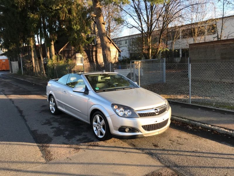 Verkauft Opel Astra Cabriolet Twin Top Gebraucht 2007 93 000 Km 1 4 Gebraucht Opel Astra Cabriolet Twin Top 8