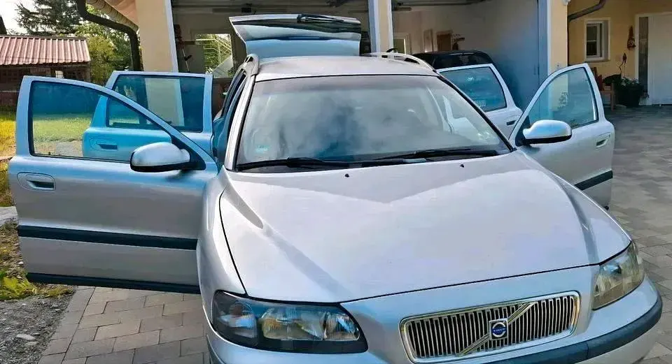 Gebraucht Volvo V70 140 PS (102 kW) 2002 Silber Kombi