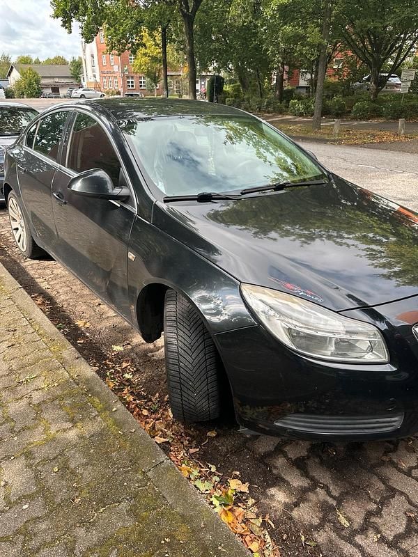 Schwarz Gebraucht 2012 Opel Insignia Limousine | 4.399 € (Fairer Preis) - Bild 1/4