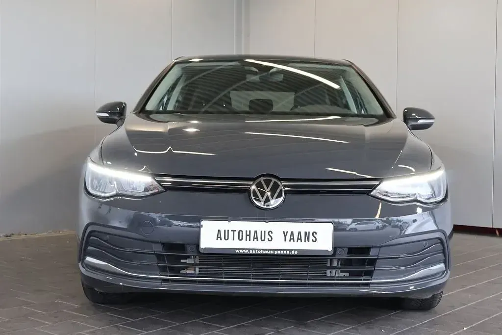 Gebraucht VW Golf VIII Move 150 PS (110 kW) 2024 Grau Limousine