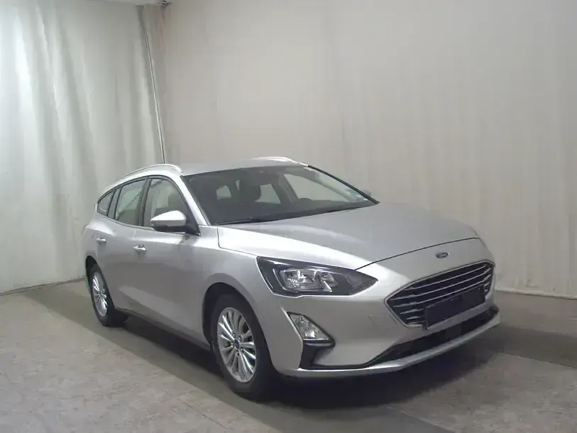 Używany Ford Focus Titanium 125 KM (91 kW) 2021 Srebrny Kombi