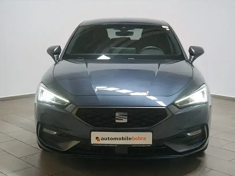 Używany Seat Leon FR 116 KM (85 kW) 2025 Szary Sedan/Limuzyna