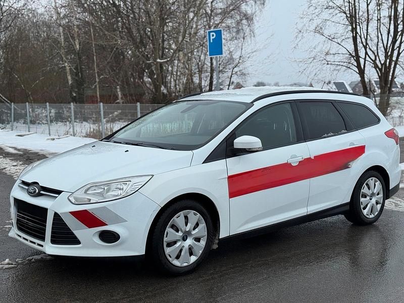 Usata Ford Focus 85 CV (62 kW) 2014 Bianco Station wagon