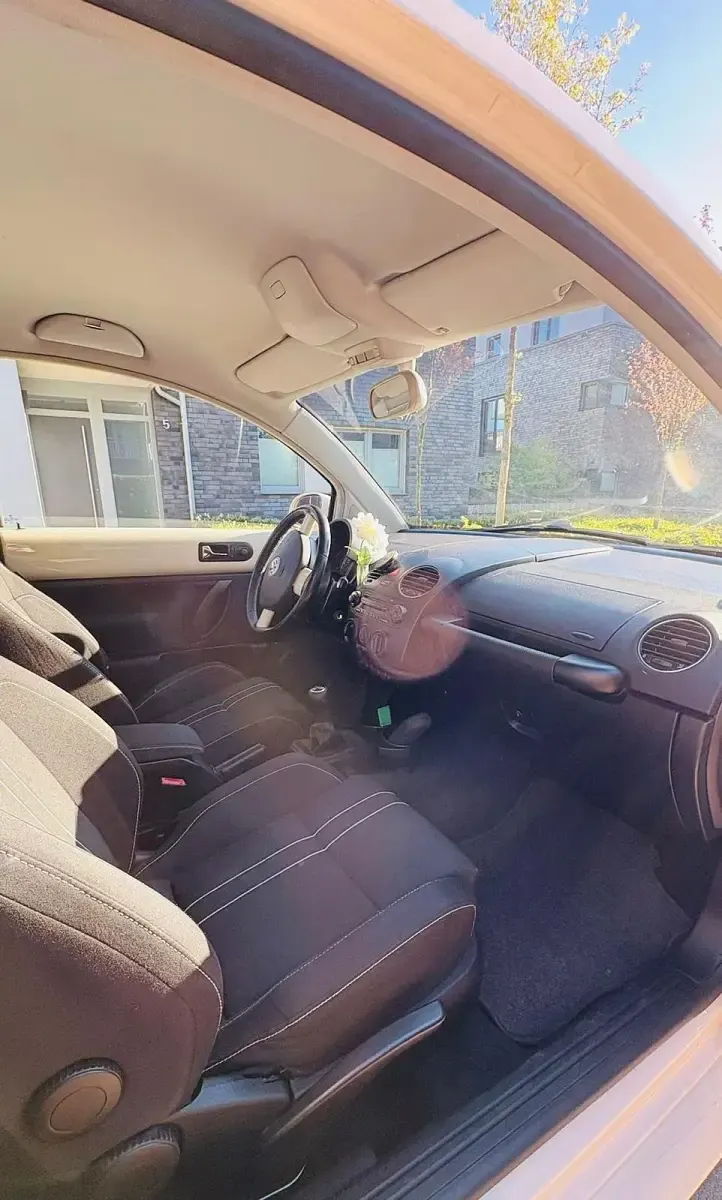 Gebraucht VW New Beetle 75 PS (55 kW) 2009 Beige Kleinwagen
