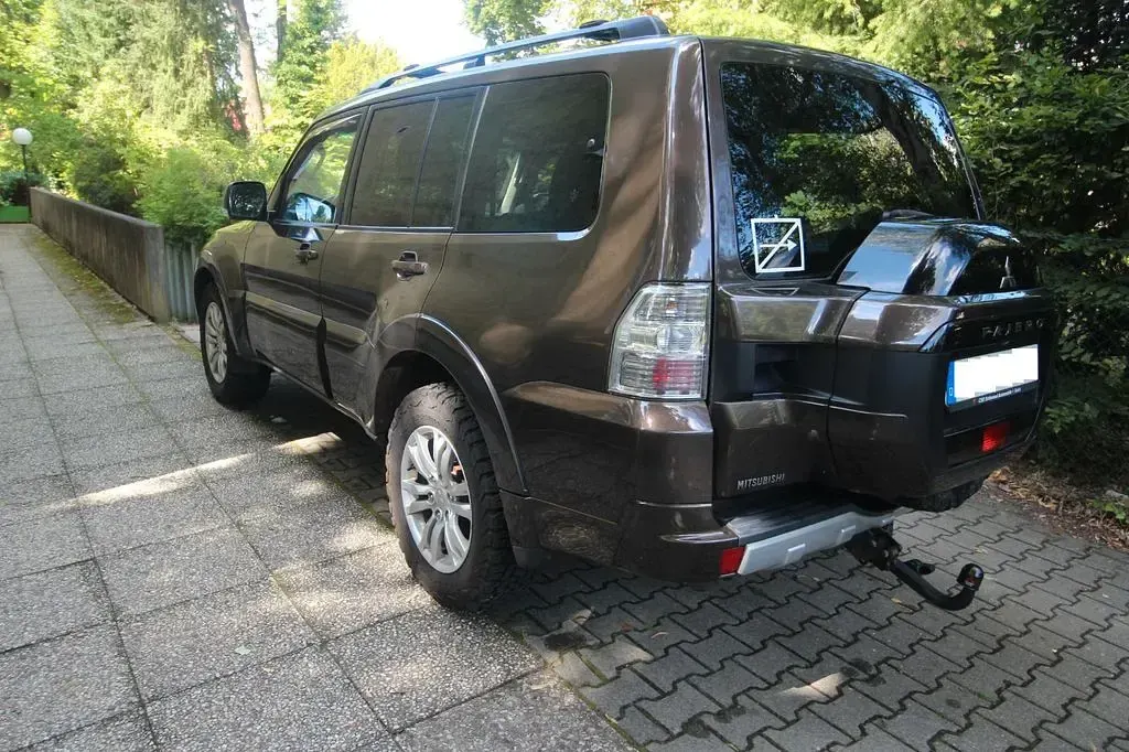 Gebraucht Mitsubishi Pajero Edition 190 PS (139 kW) 2017 Braun SUV