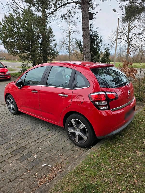 Gebraucht Citroën C3 SELECTION 68 PS (50 kW) 2016 Rot Kombi