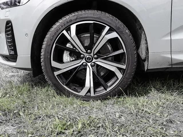 Gebraucht Volvo XC60 Ultimate 455 PS (334 kW) 2023 Grau SUV