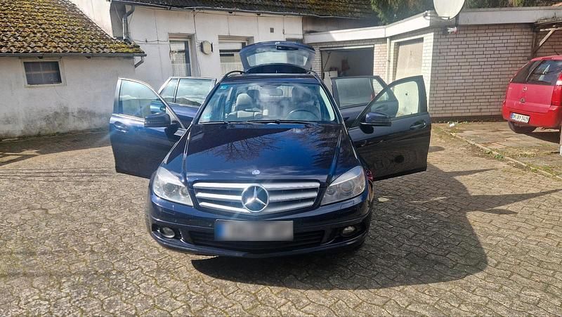 Gebraucht Mercedes C220 170 PS (125 kW) 2009 Blau Kombi