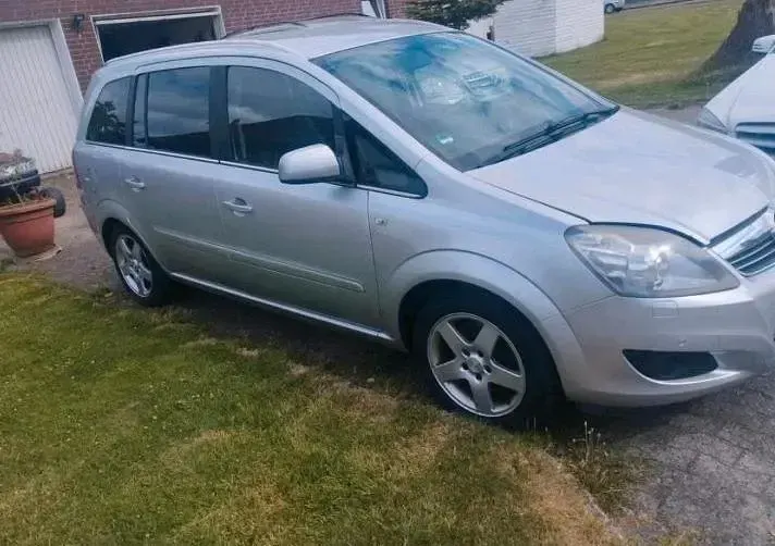 Gebraucht Opel Zafira 120 PS (88 kW) 2010 Grau Van / Kleinbus