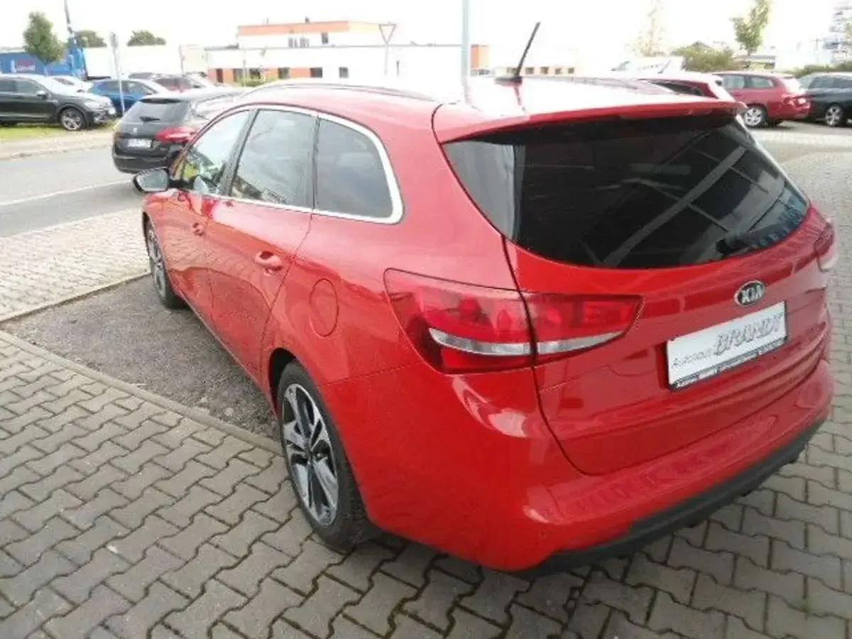 Gebraucht Kia Ceed Sportswagon 120 PS (88 kW) 2016 (frd) trackrot Kombi