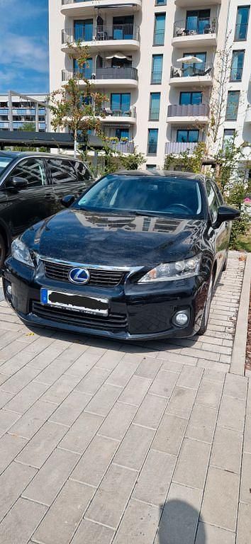Schwarz Gebraucht 2010 Lexus CT200h Impression Line Limousine | 12.999 € (Etwas zu teuer) - Bild 1/4