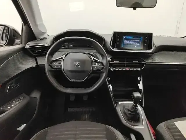 Gebraucht Peugeot 208 Active 101 PS (74 kW) 2022 Lackierung schwarz perla nera/ty Kleinwagen