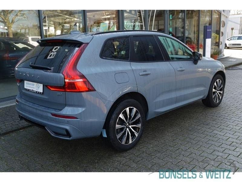 Gebraucht Volvo XC60 Plus 197 PS (144 kW) 2023 Grau metallic SUV