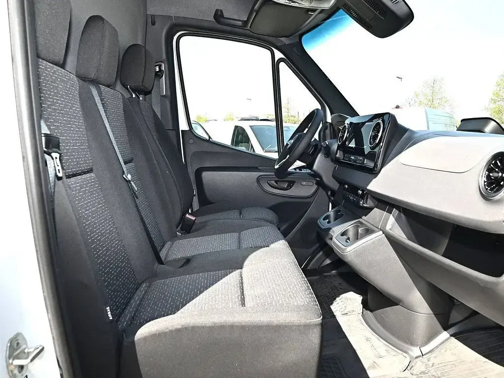 Gebraucht Mercedes Sprinter 170 PS (125 kW) 2026 Weiss / arktikweiss Van