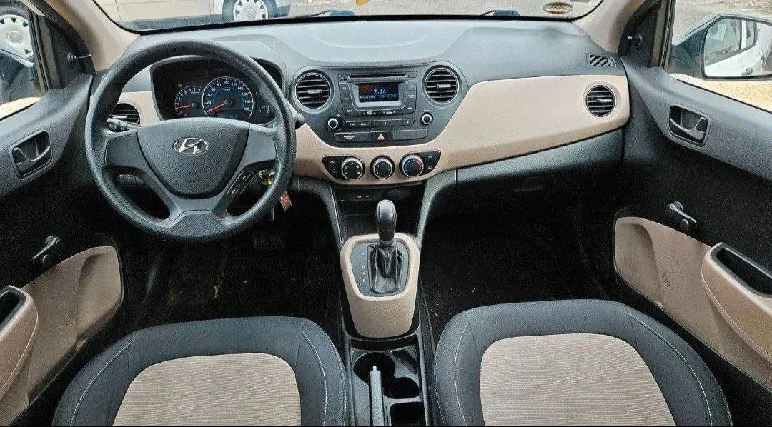 Gebraucht Hyundai i10 67 PS (49 kW) 2017 Weiß Kleinwagen