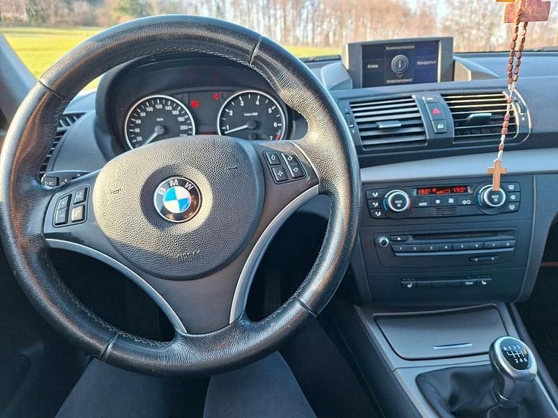 Gebraucht BMW 116 116 PS (85 kW) 2008 Schwarz Kleinwagen