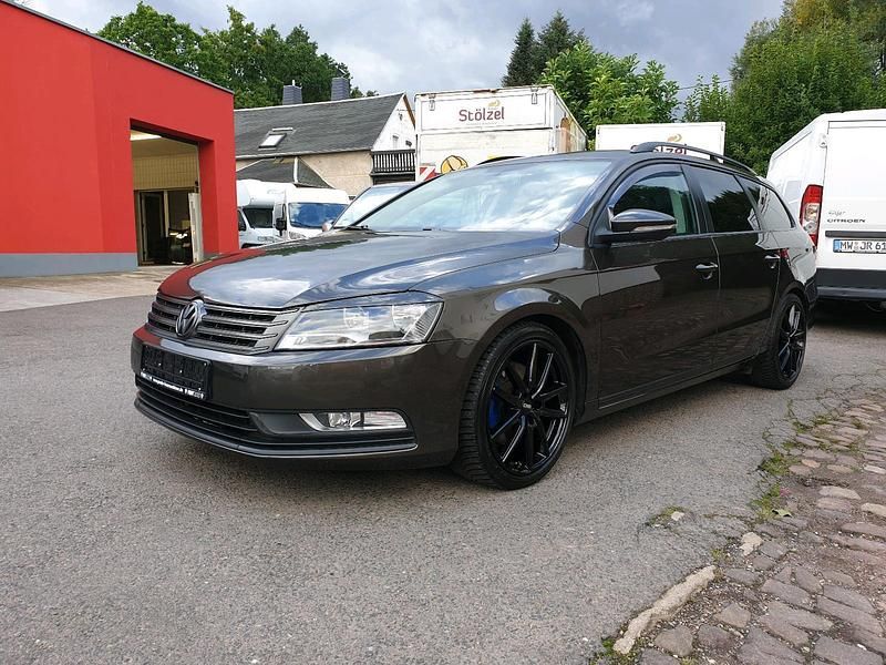Braun Gebraucht 2013 VW Passat Kombi | 6.500 € (Fairer Preis) - Bild 1/4